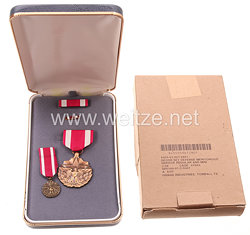 USA - Meritorious Service Medal in Case with Miniature, Lapel Pin and Ribbon Bar 