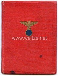 NSDAP - Mitgliedsbuch Nr. 3085125 für den Partei - Angehörigen aus Schlegel (Münchberg)