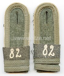 Wehrmacht Heer Paar Schulterklappen für einen Unteroffizier und Offiziersanwärter im Infanterie-Regiment 82