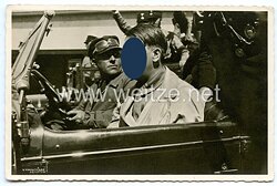 III. Reich Fotopostkarte, Adolf Hitler mit seinem Fahrer im Juli 1932