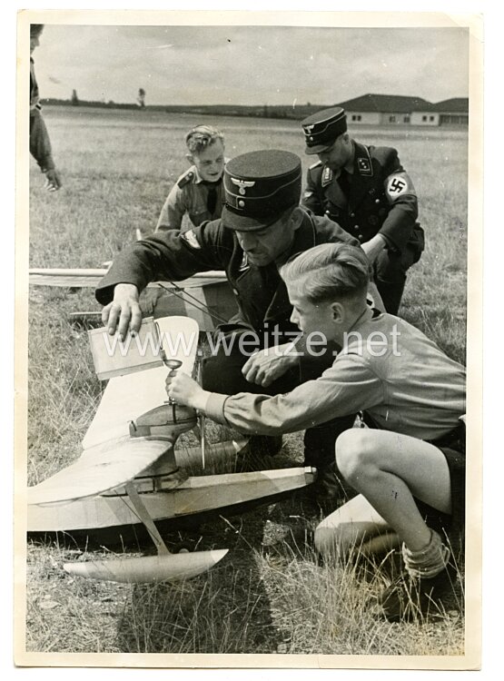 III. Reich Pressefoto: Die vormilitärische Ausbildung der Flieger-Hitlerjugend. Fliegerische Schulung im Segelflugzeug 2.7.1943